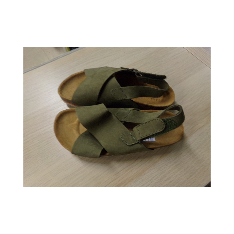 Sandalias Zara verdes. N 33. A estrenar