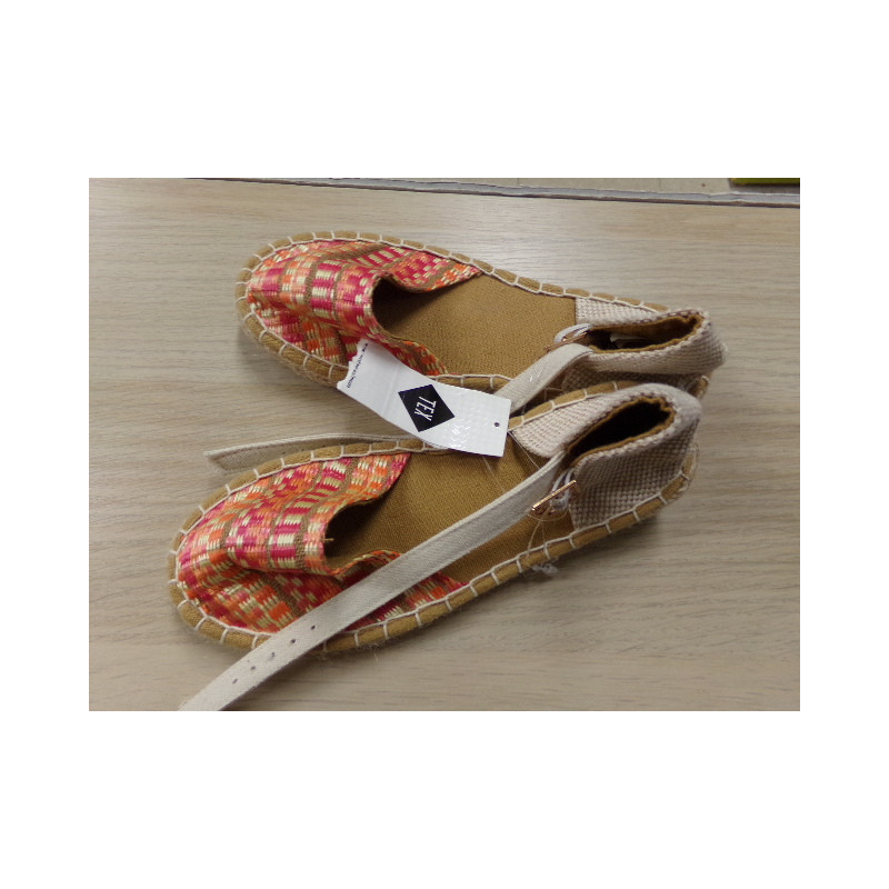 Alpargatas N 32. A estrenar