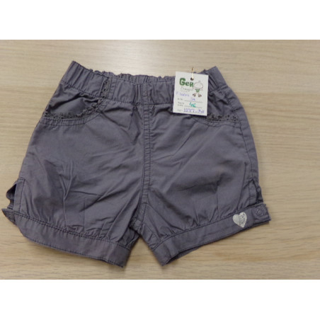 Pantalon corto talla 3 años. Segunda mano