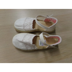 Alpargata blanca N 29. Segunda mano