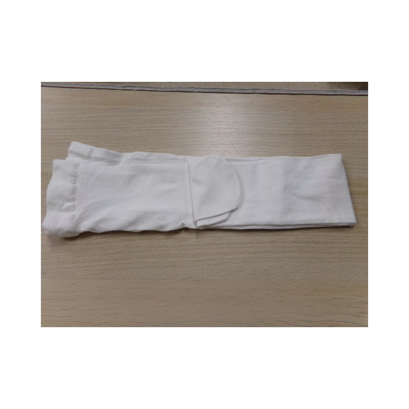 Medias blancas talla 3-4 años. Sin uso