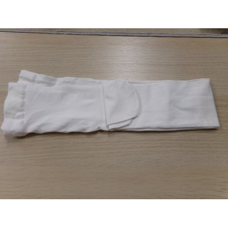 Medias blancas talla 3-4 años. Sin uso