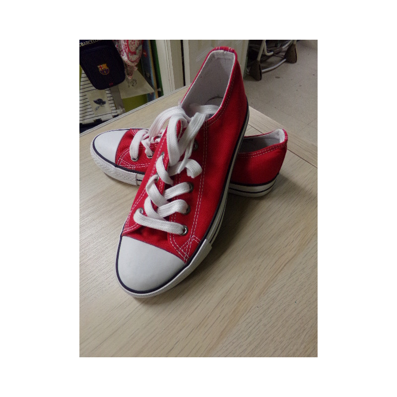 Tenis loneta rojos N 34. A estrenar
