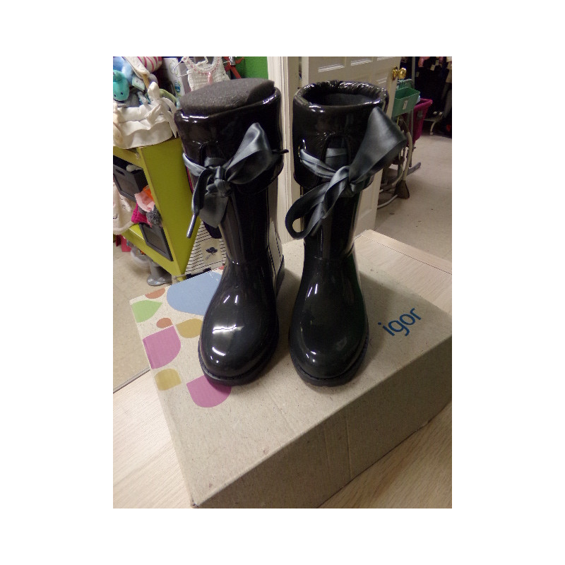 Botas Igor gris N 29. A estrenar