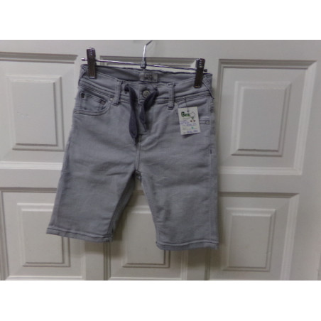 Pantalón corto gris Pepe Jeans talla 6 años. Segunda mano