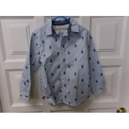 Camisa talla 5-6 años. Segunda mano