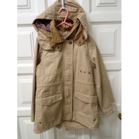 Trenca camel Zara talla 7-8 años. Segunda mano