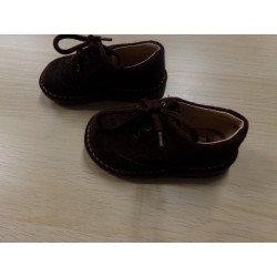 Zapato marron serraje N 22. Segunda mano