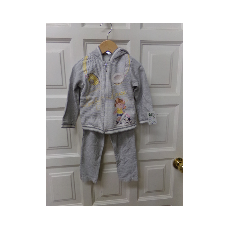 Chandal Mayoral talla 2 años. Segunda mano