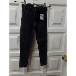 Vaquero negro Zara talla 7 años. Segunda mano