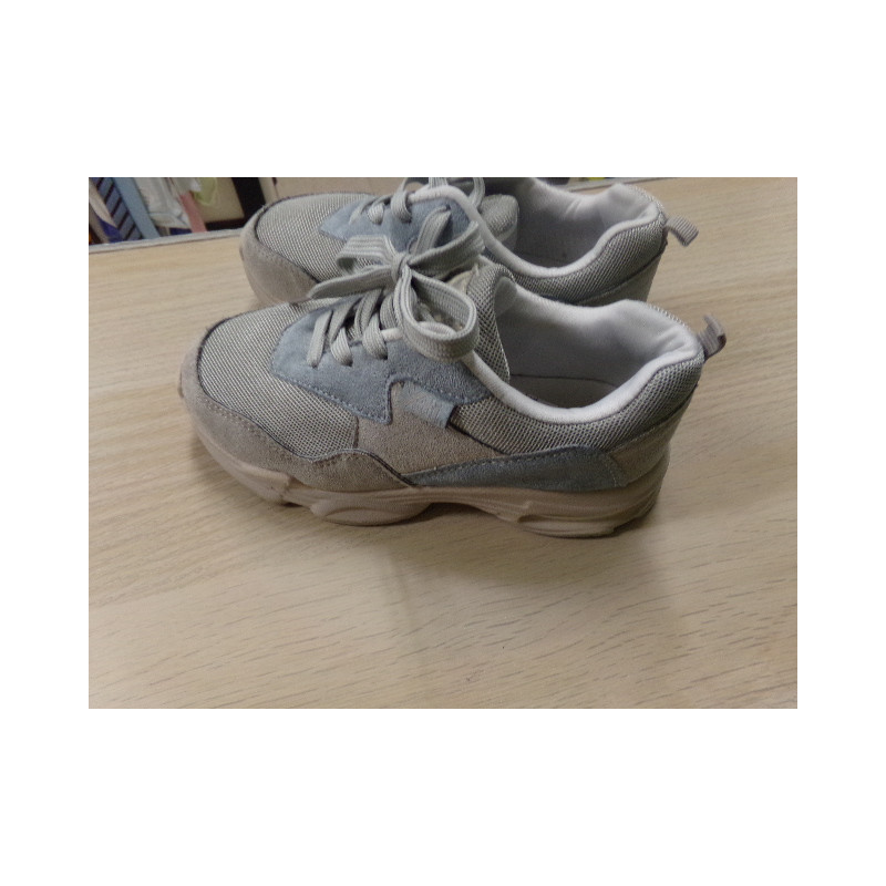 Tenis Xti N 32. Segunda mano