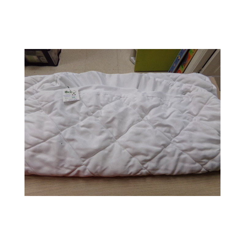 Protector de colchón de cuna. Segunda mano