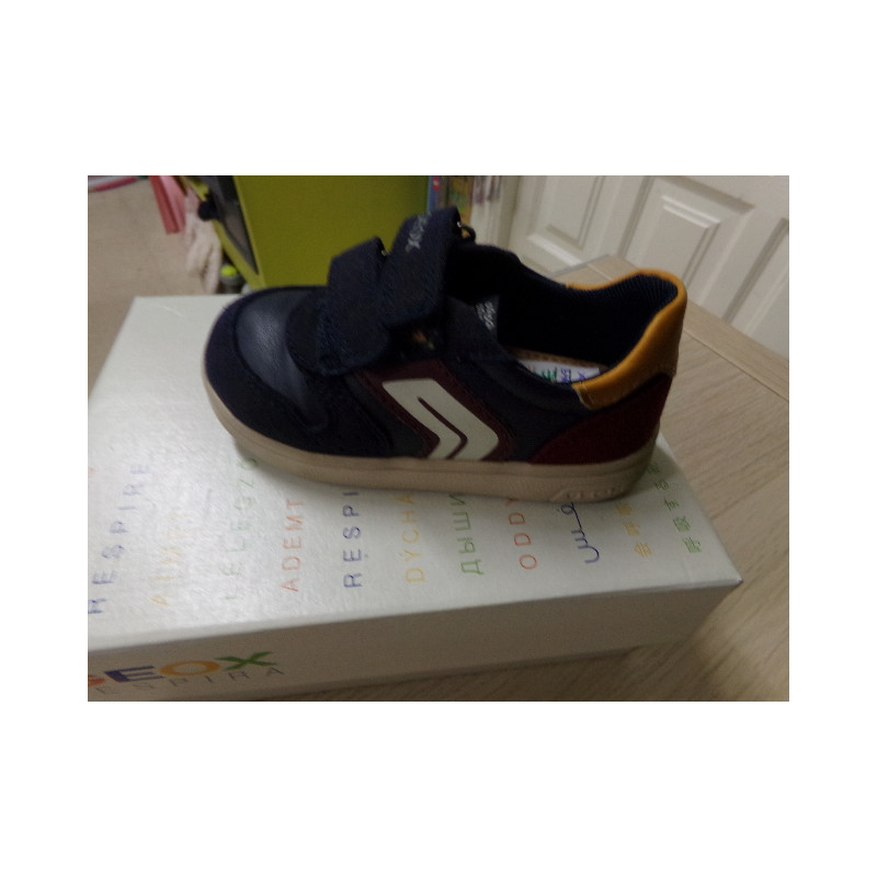 Tenis Geox N 22. Segunda mano