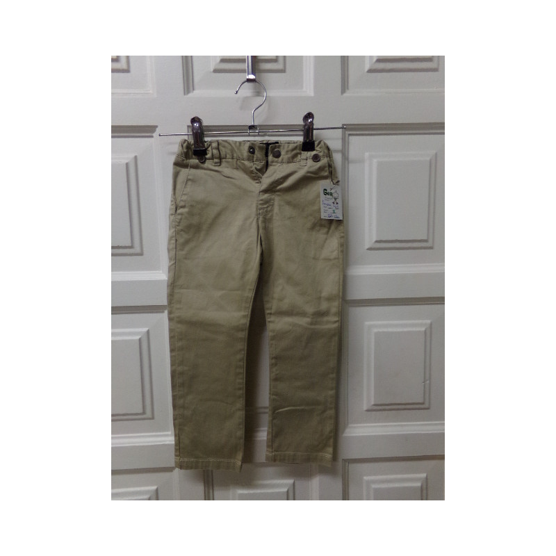 Pantalon Mayoral talla 36 meses. Segunda mano