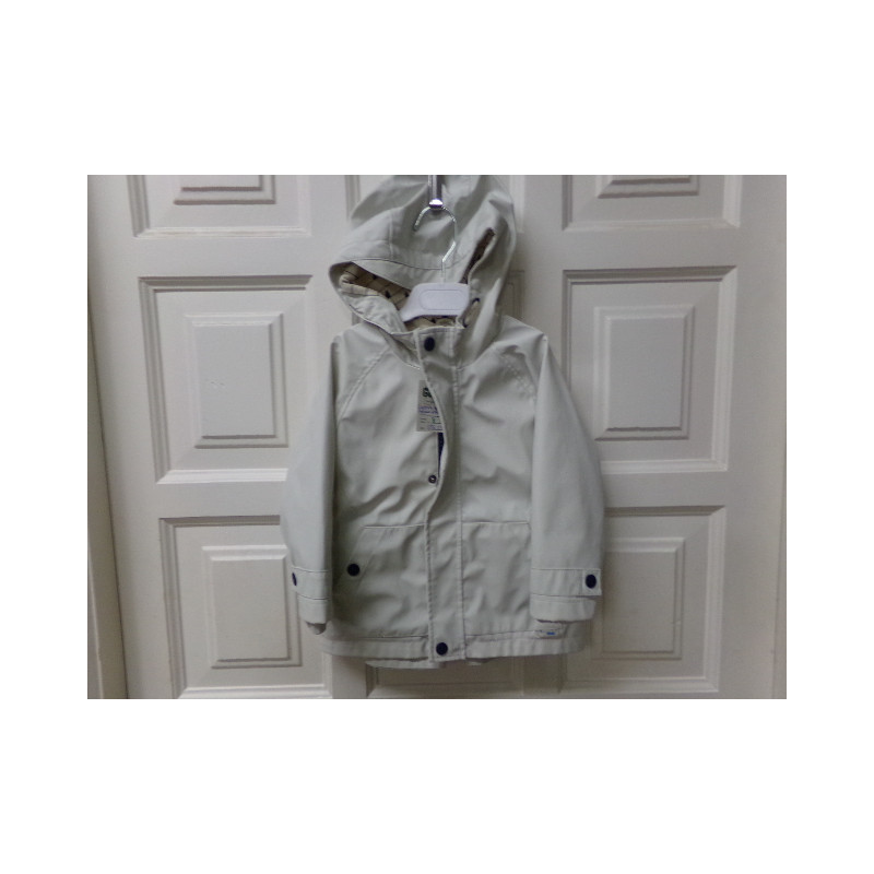 Chubasquero forrado Zara talla 12-18 meses. Segund amano
