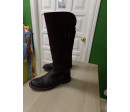 Botas marron de piel N 34. Sin uso