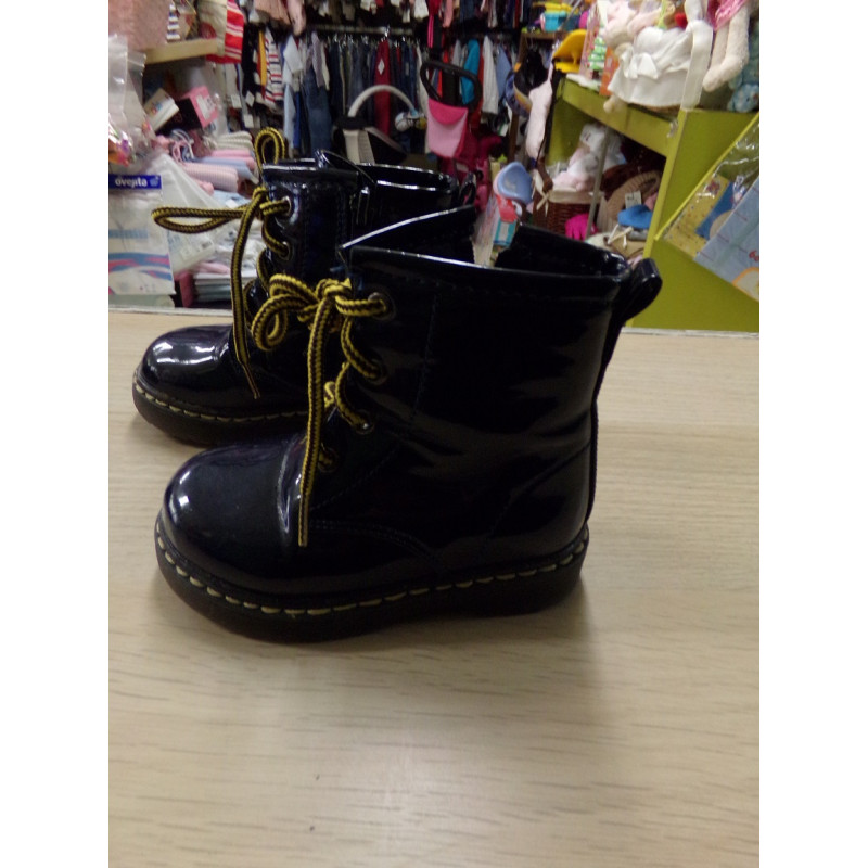 Botita azul marino N 22. Segunda mano