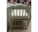 Cuna - cama blanca Ikea con colchón y barrera de cama. Segunda mano