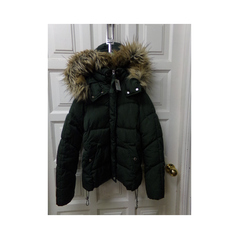 Plumas Bershka XS o 10 años. Segunda mano