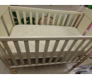 Cuna de MICUNA con colchón. Segunda mano