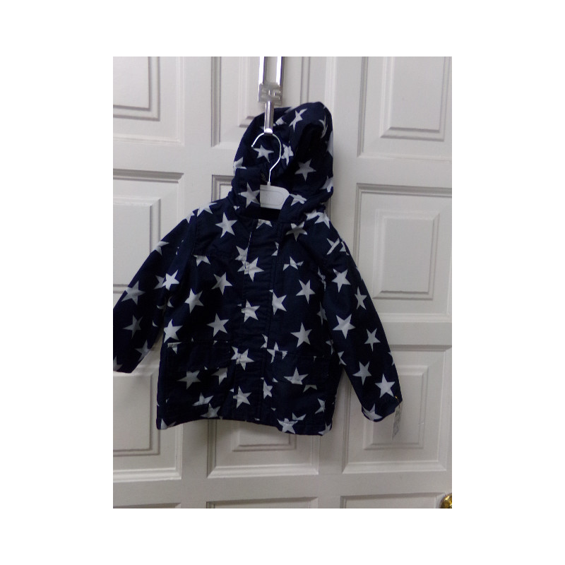 Cortavientos forrado talla 12-18 meses,. Segunda mano