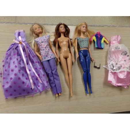 3 Barbies con ropita. Segunda mano