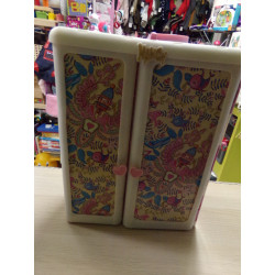 Armario Nancy con ropita. Segunda mano