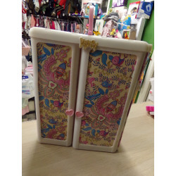 Armario Nancy con ropita. Segunda mano