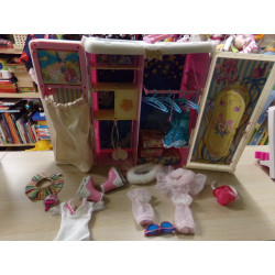 Armario Nancy con ropita. Segunda mano