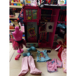 Armario Nancy con ropita. Segunda mano