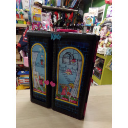 Armario Nancy con ropita. Segunda mano