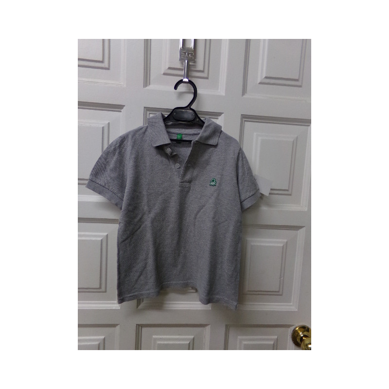 Polo gris Benetton talla 4 años. Segunda mano