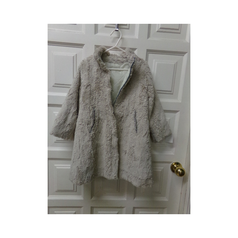 Abrigo de pelito talla 3-4 años. Segunda mano