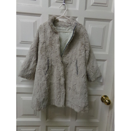 Abrigo de pelito talla 3-4 años. Segunda mano