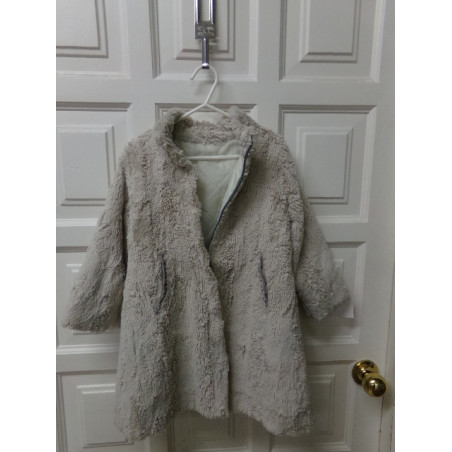 Abrigo de pelito talla 3-4 años. Segunda mano