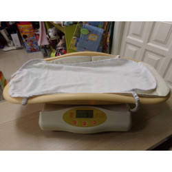 Báscula de bebés prenatal. Segunda mano