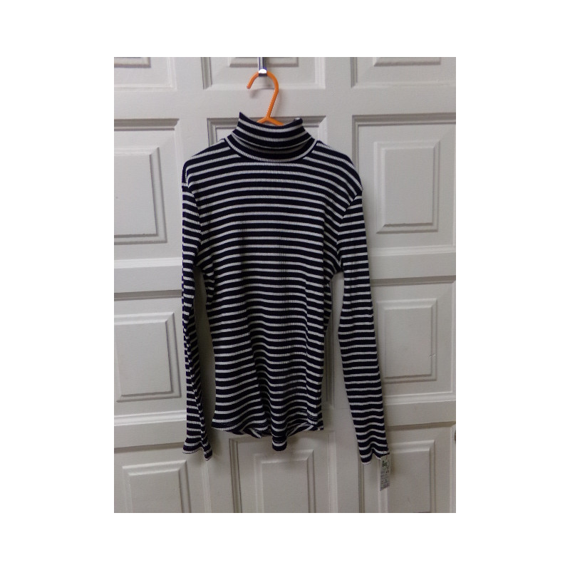 Camiseta cuello alto talla 10 años. Segunda mano