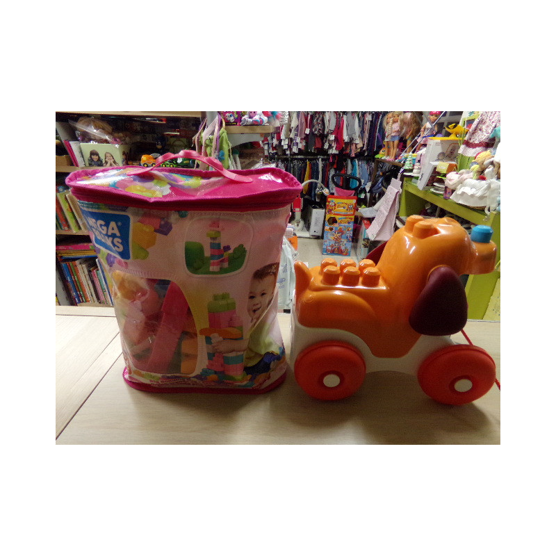 Bolsa con 60 Megablocks y perrito de paseo. Segunda mano