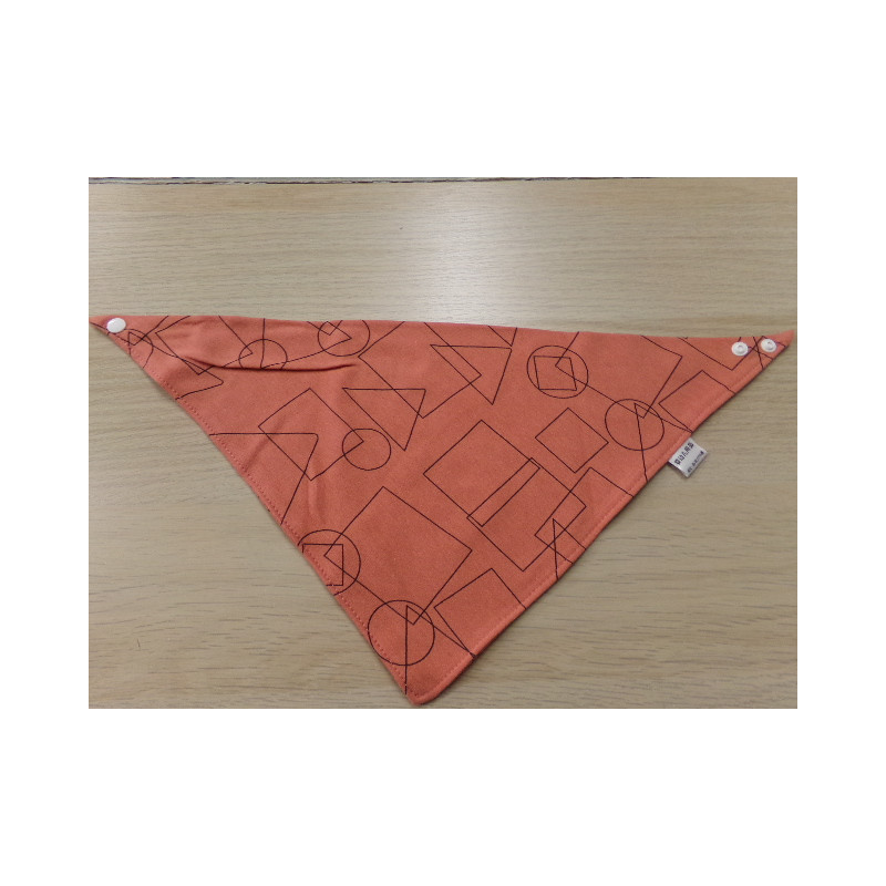 Babero ajustable. Sin uso