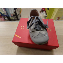 Zapato gris. n 25. Segunda mano