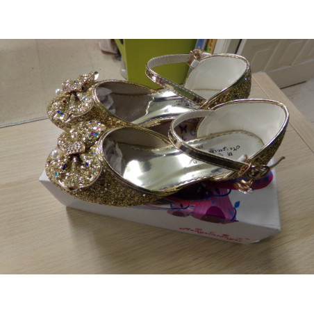 Zapatos dorados princesas N 36. Segunda mano
