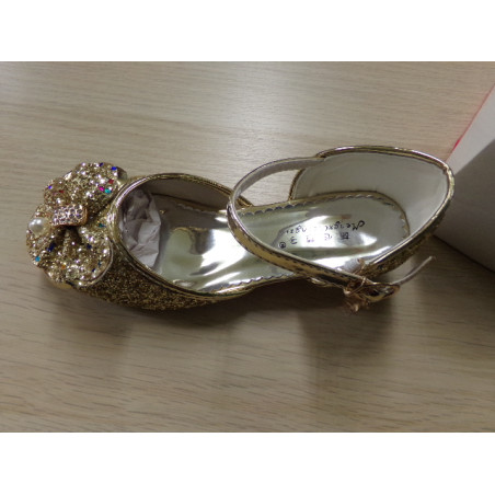 Zapatos dorados princesas N 36. Segunda mano