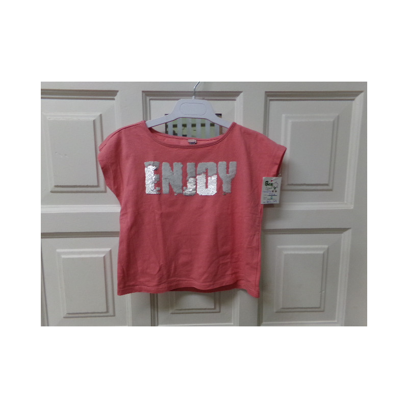 Camiseta talla 5-6 años. Segunda mano