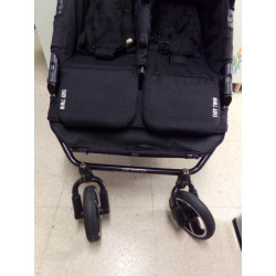 Carro gemelar paralelo Easytwin Baby Monster, 2 capazos y plástico de  lluvia. Segunda mano.