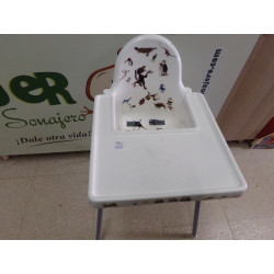 Trona Ikea con bandeja