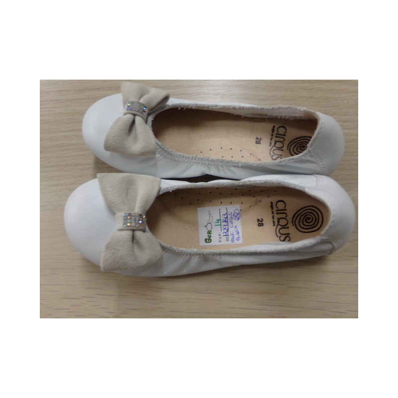 Francesitas blancas Cirqus nº 28. Segunda mano.