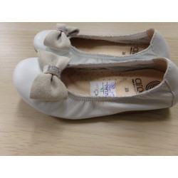 Francesitas blancas Cirqus nº 28. Segunda mano.