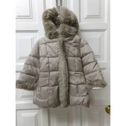 Plumas camel niña 2-3 años. Segunda mano.