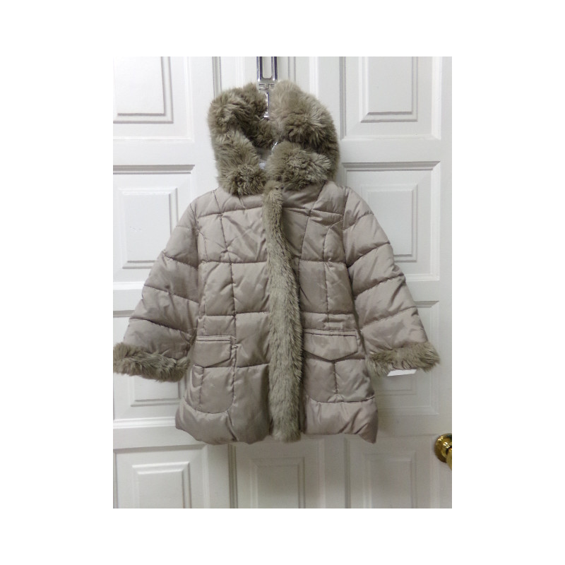 Plumas camel niña 2-3 años. Segunda mano.