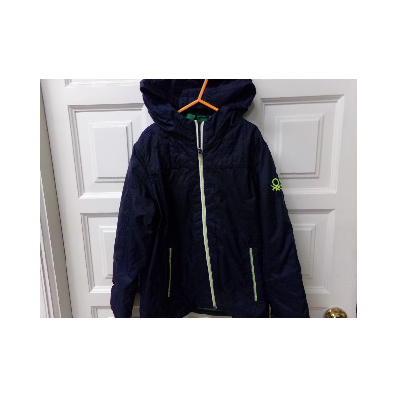 Cortavientos forrado Benetton 8-9 años. Segunda mano.